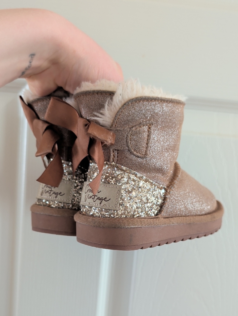Crown Vintage UGG-like Shiny Toddler Girls Shearling Boots Size 5